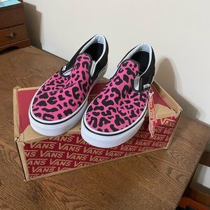 Vans Classic slip on. Pink/black leopard. Men size 10. NIB.
